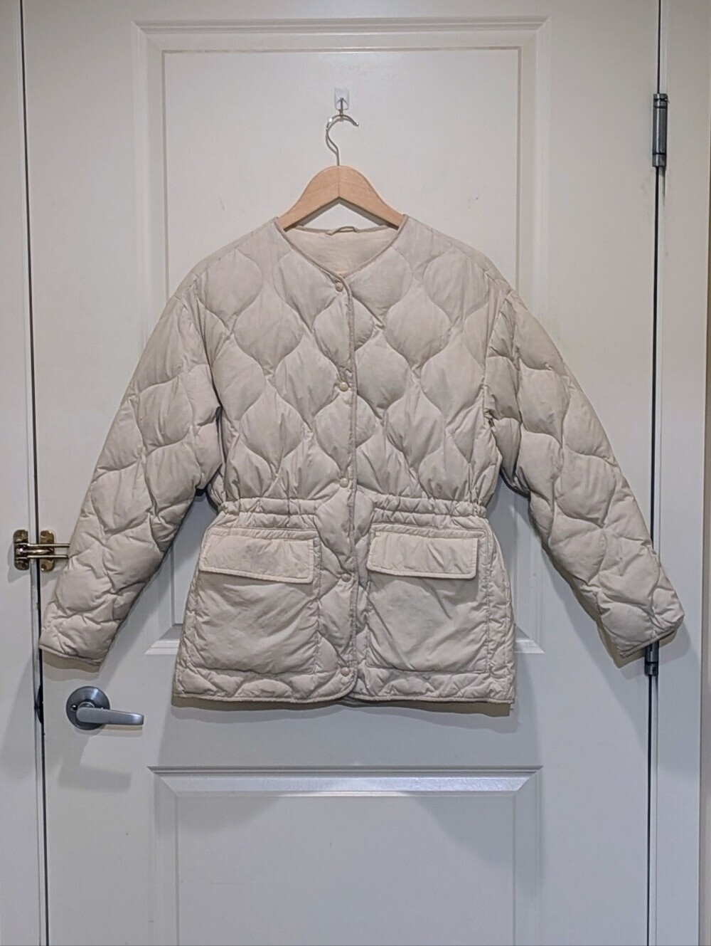 GUC Giordano M Down Filled Beige Snap Front Puffer with Waist Drawstring